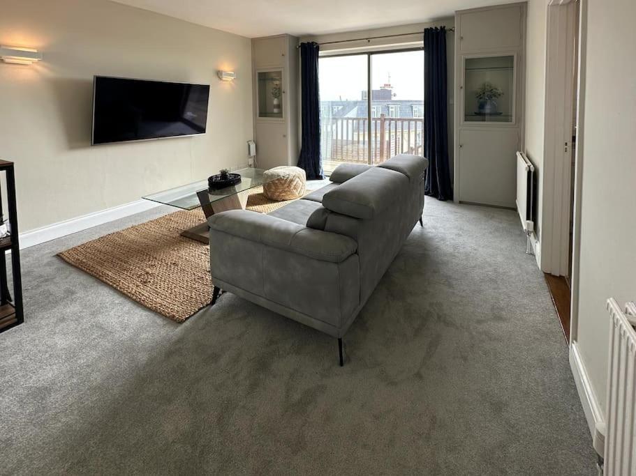 Modern Apartment Great Location Saint Helier ภายนอก รูปภาพ